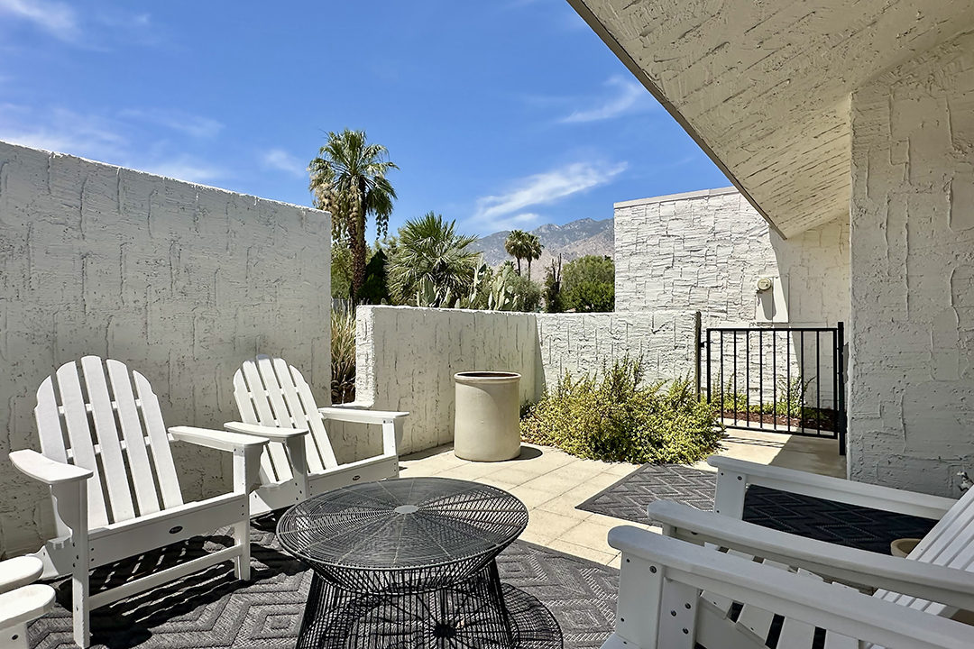 Stunning interior photos of 2218 N Sunshine Circle in Palm Springs, CA