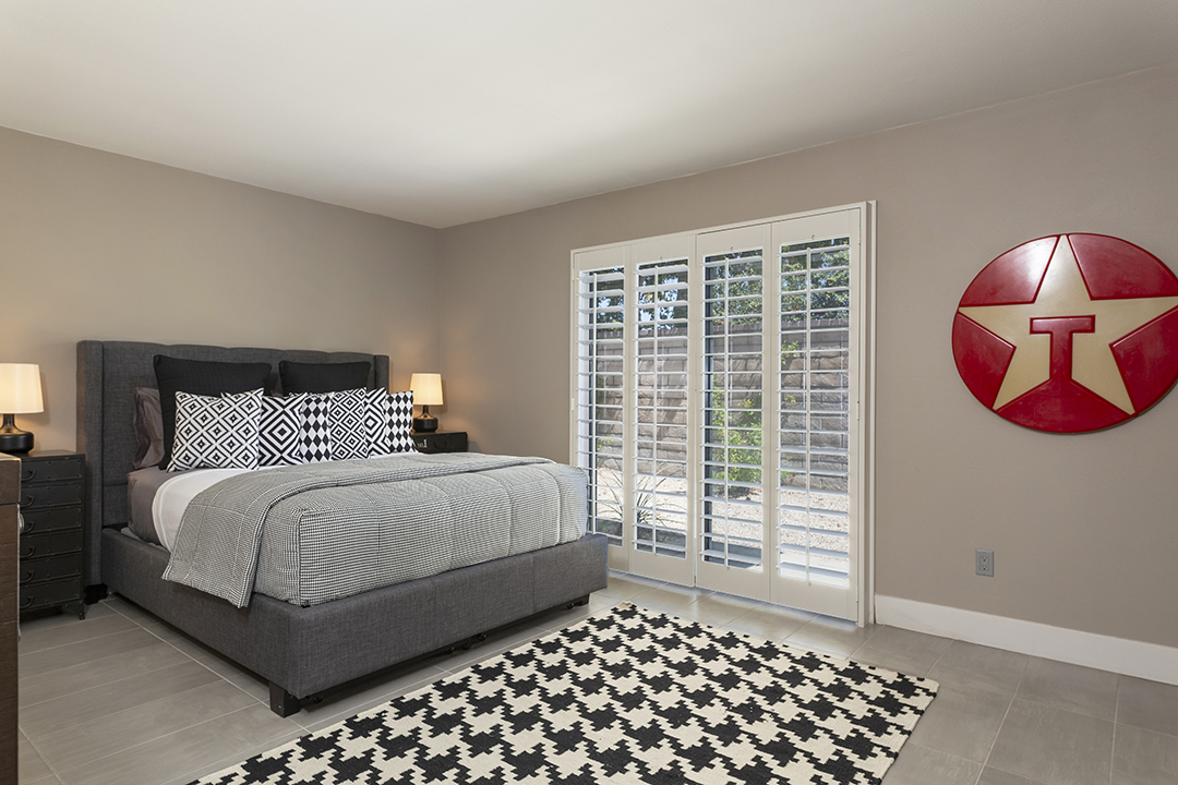 Design photo of 2218 N Sunshine Circle in Palm Springs California