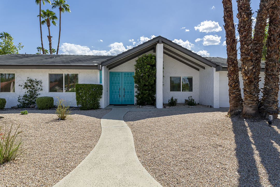 Front exterior of 2963 E Orella Circle in Palm Springs, CA