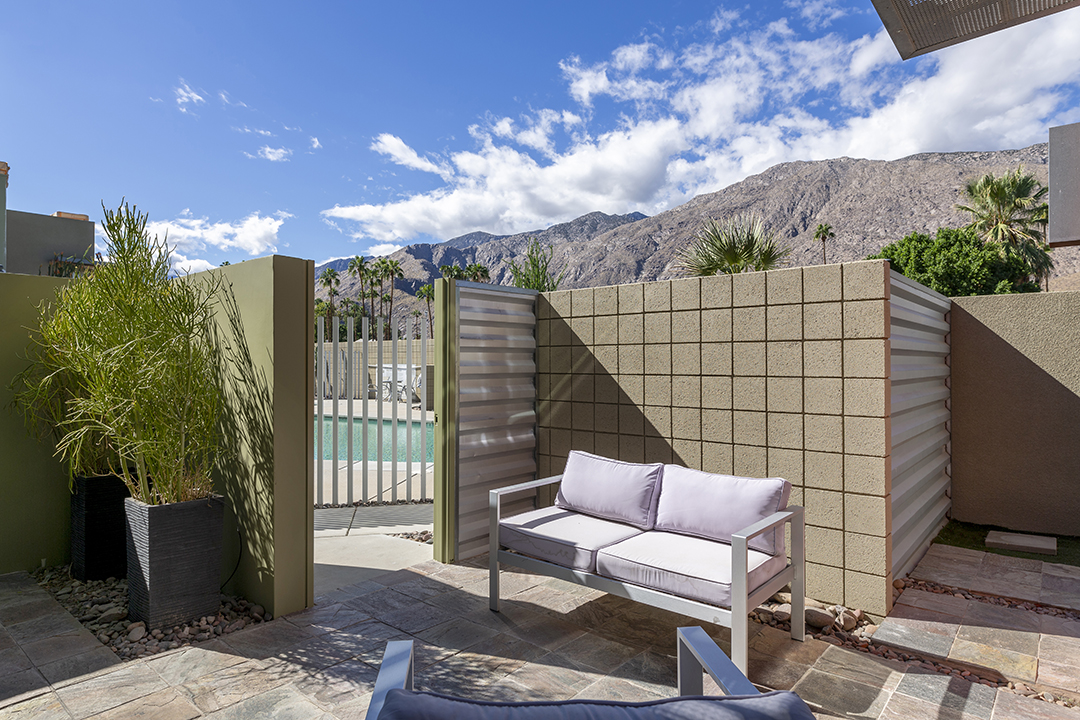 Stunning interior photos of 673 E Arenas Road in Palm Springs, CA
