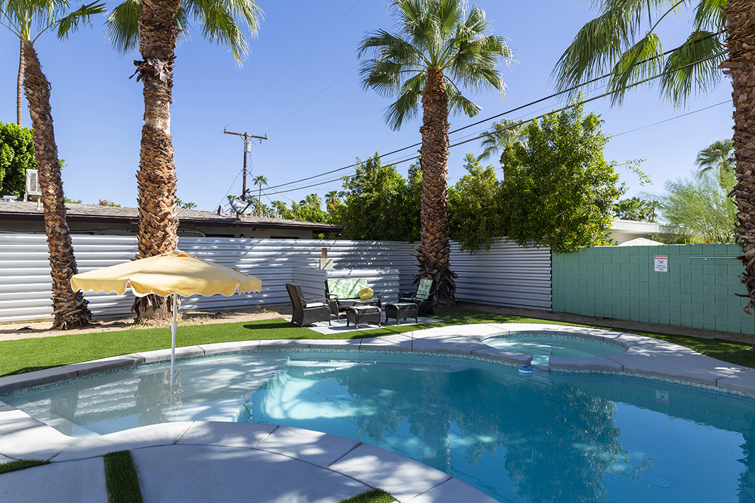Exterior photo of 686 S Camino Real in Palm Springs California