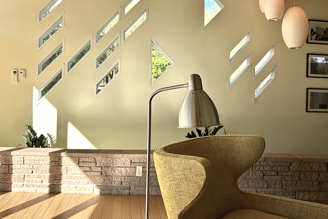 Interior glass wall and mountain view, Pirate Lautner House, Snow Creek CA